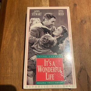 It’s a Wonderful Life (1993 VHS Edition) – Classic Holiday Movie – Collectible